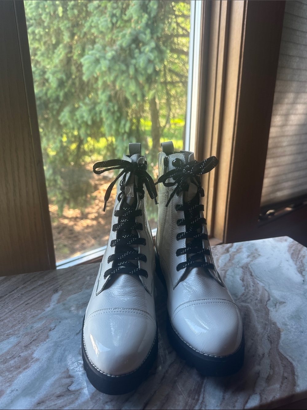 Donald J. Pliner  Easel White Patent leather Lace-Up Combat Boots /Black Laces.